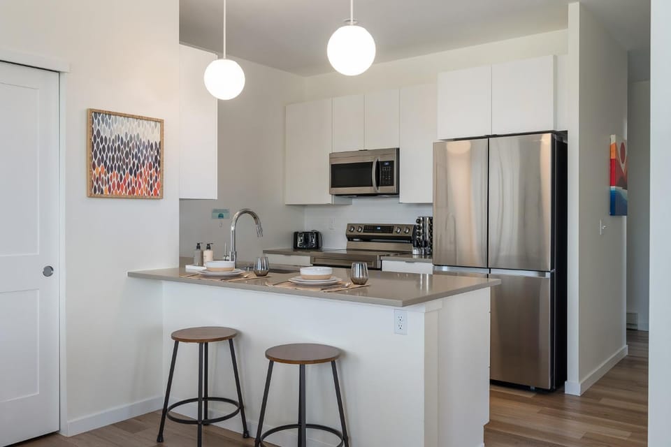 Kitchen or kitchenette, Dining area, dishwasher, oven, stove, toaster