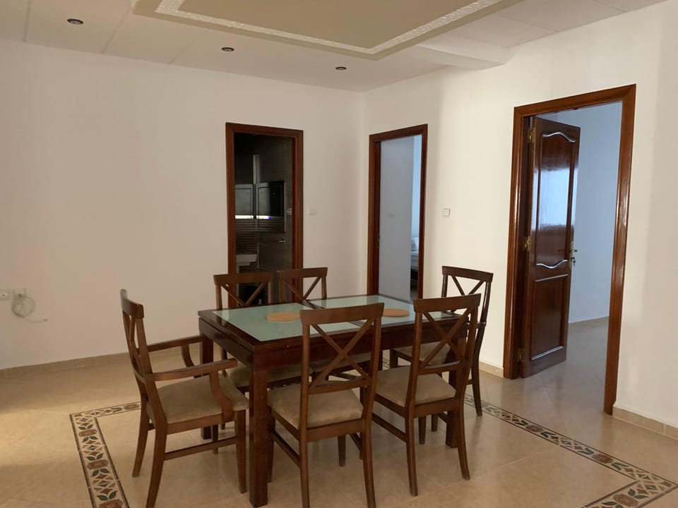 Seating area, Dining area