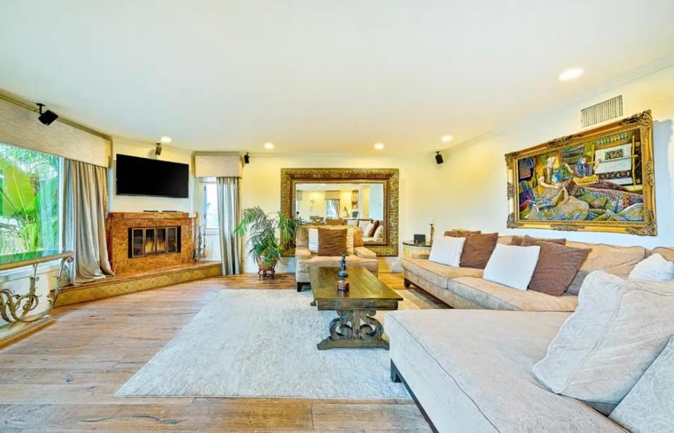 Spacious 5BD Ocean Views Pool Jacuzzi Villa in San Diego