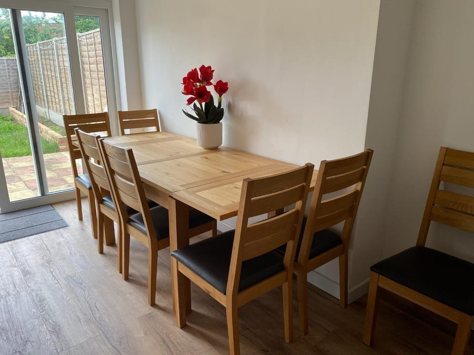 Seating area, Dining area