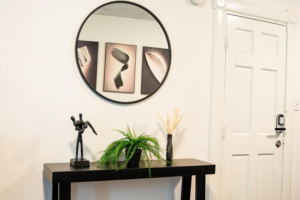The Cozy Grey Haven Home - 1st floor Apartment in Reading