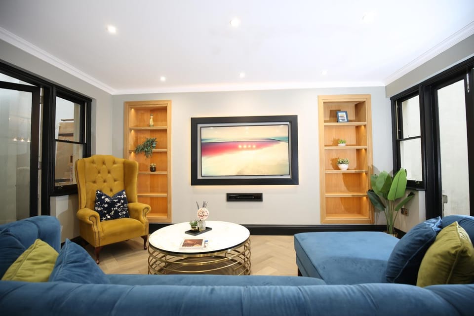 TV and multimedia, Living room, Seating area