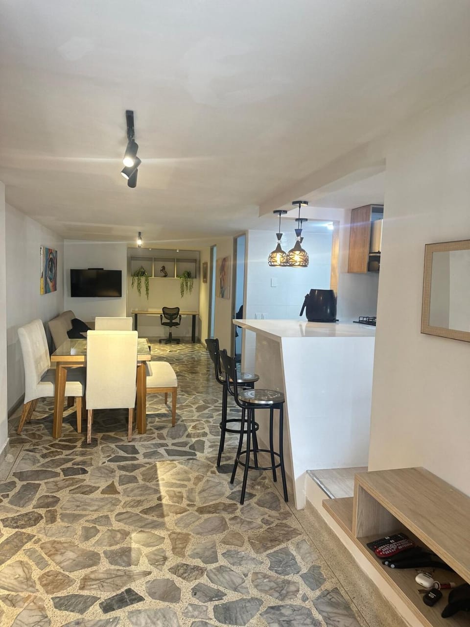Seating area, Dining area