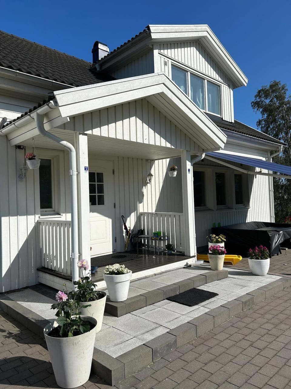 Property building, Facade/entrance