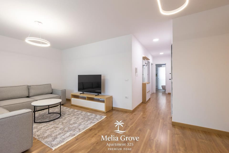 TV and multimedia, Living room, Seating area, Evening entertainment