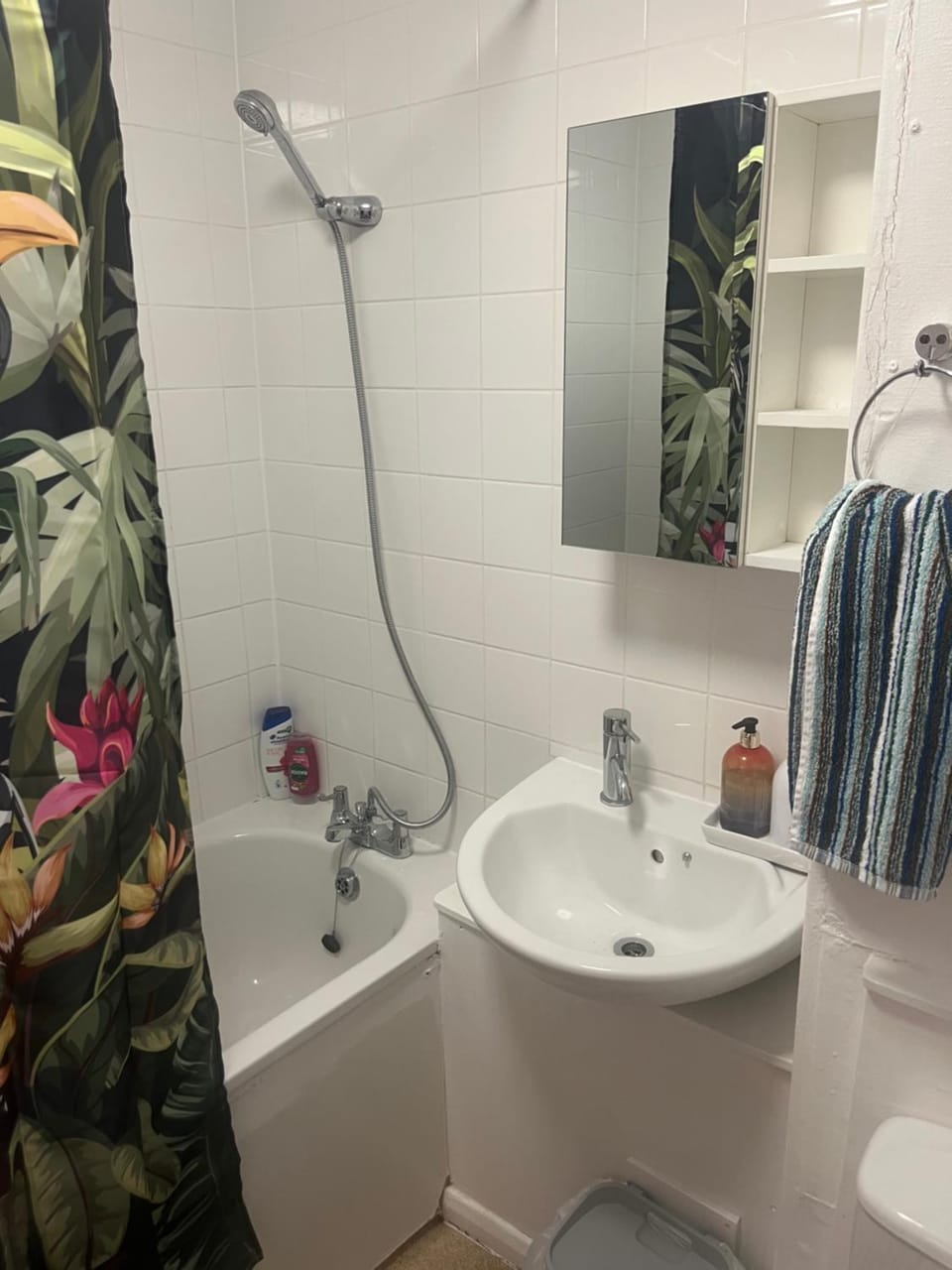 Shower, Bathroom, towels