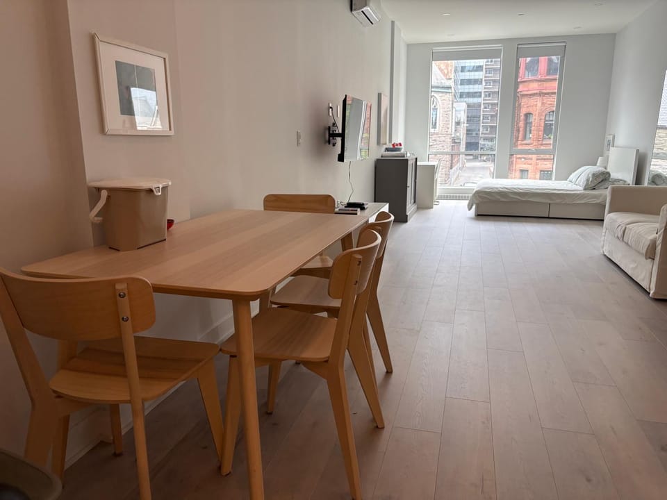 TV and multimedia, Living room, Seating area, Dining area, hair dresser