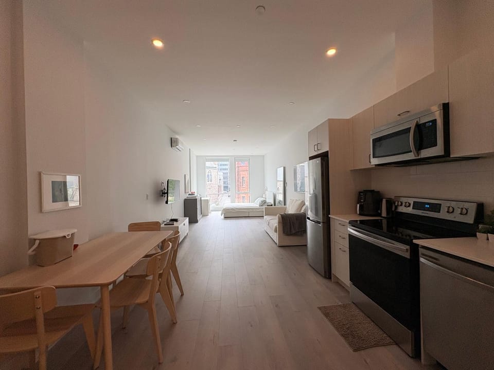 Kitchen or kitchenette, Living room, Seating area, Dining area, dishwasher, minibar, oven, stove