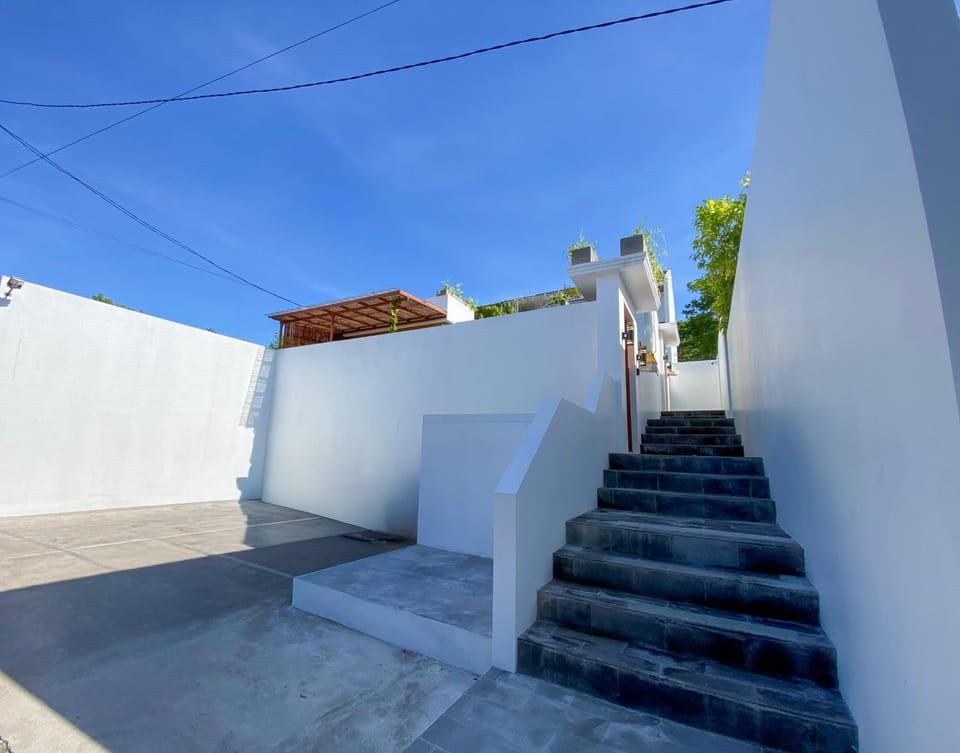 Facade/entrance, Day