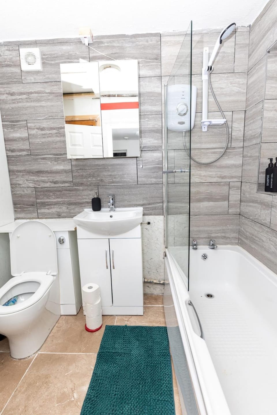 Shower, Toilet, Bathroom, Bath, towels