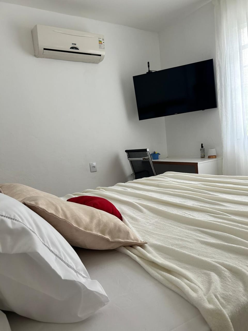 TV and multimedia, air conditioner