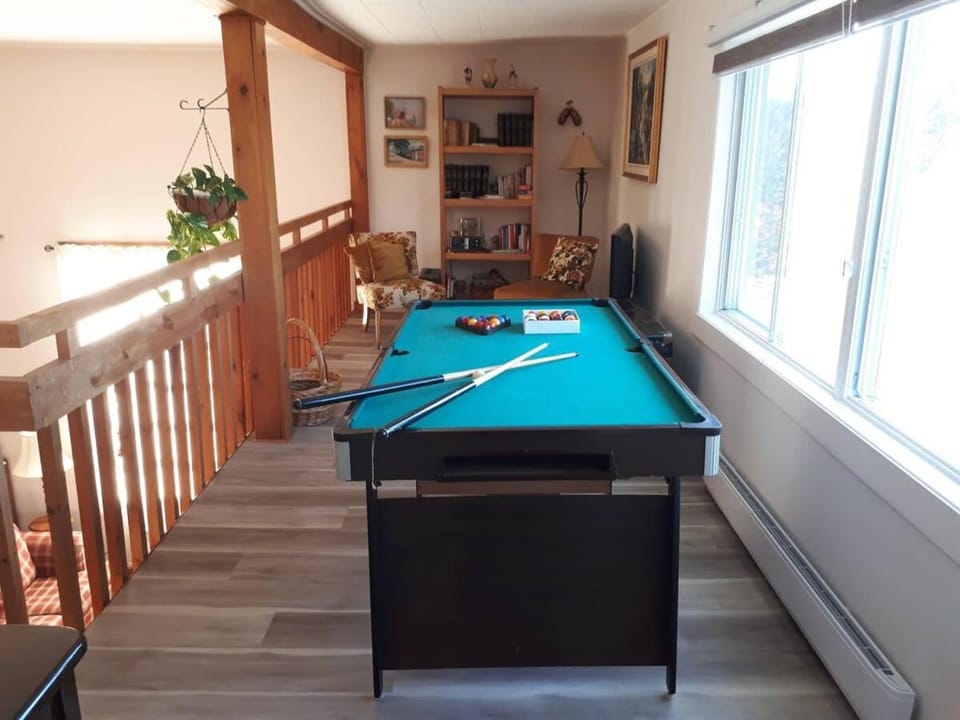 Le Grand Heron - Waterfront Cabin with Spa Cabin in Quebec City