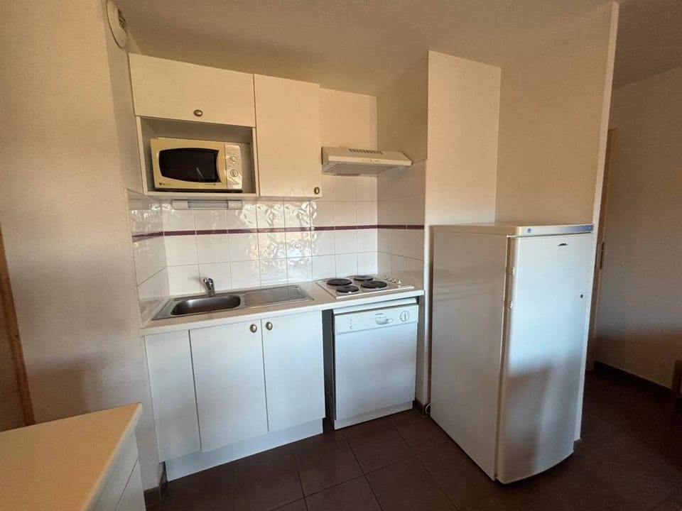 Appartement lumineux 3 pièces avec balcon et parking - FR-1-593-135 Apartment in Catalonia