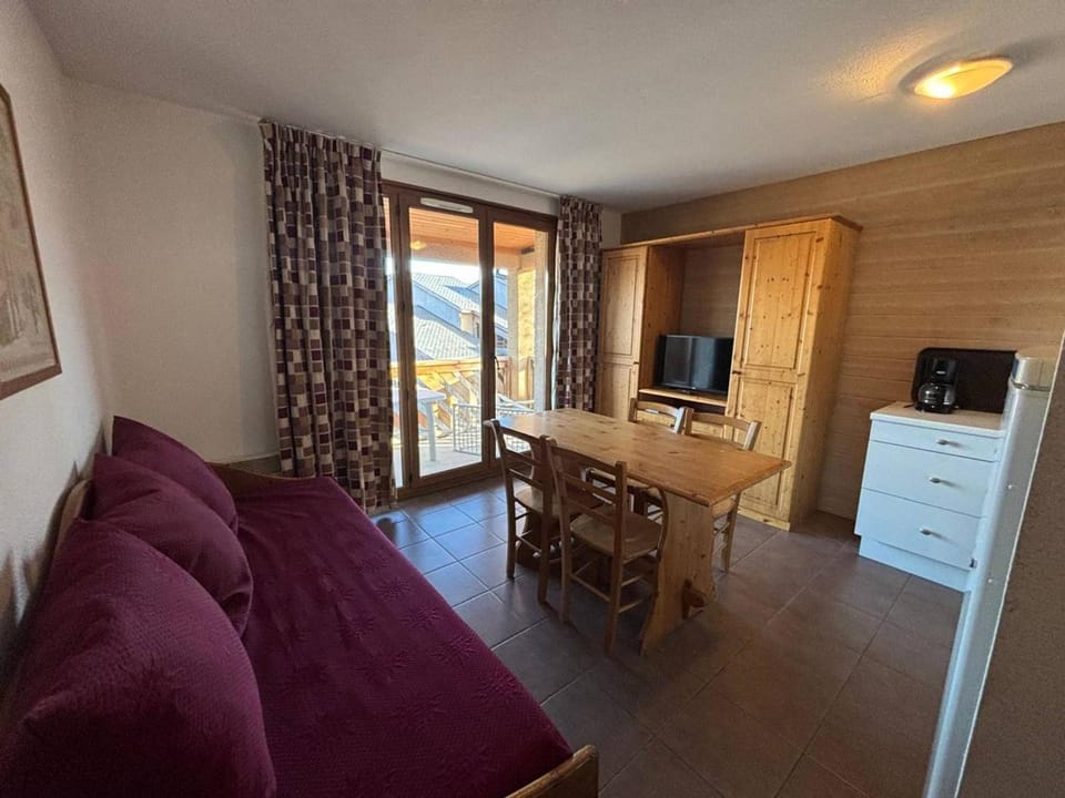 Appartement lumineux 3 pièces avec balcon et parking - FR-1-593-135 Apartment in Catalonia