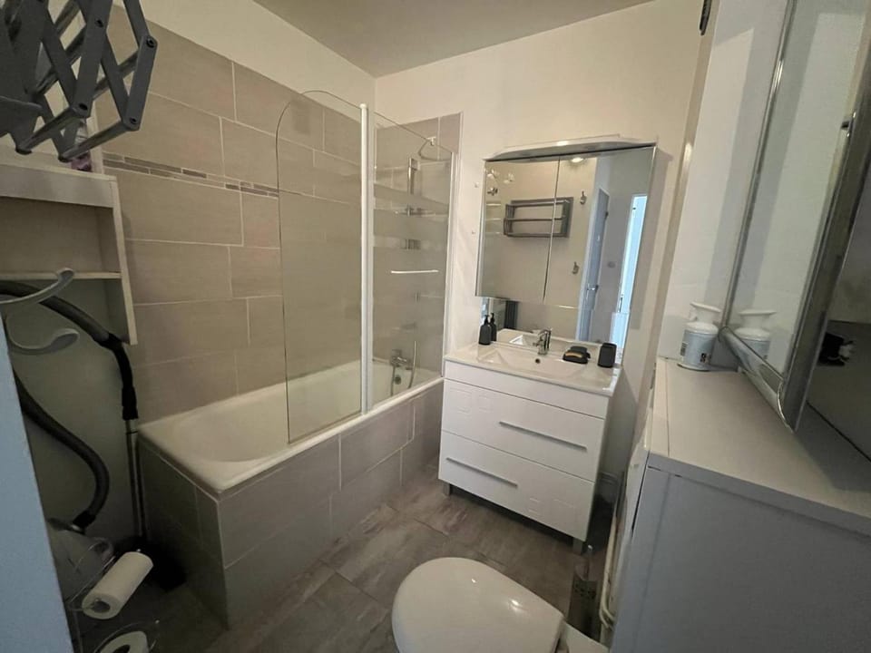 Appartement lumineux 2 pièces avec parking, idéal pour séjour en montagne - FR-1-593-134 Apartment in Catalonia