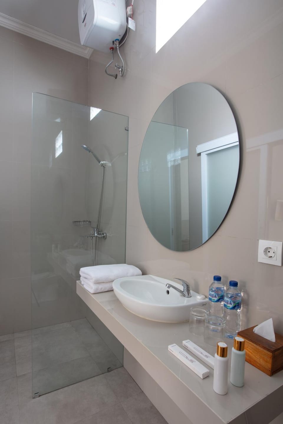 Shower, Property building, Bathroom