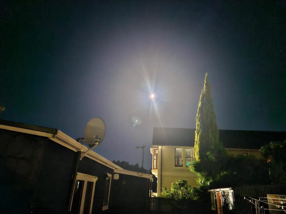 Night, Neighbourhood