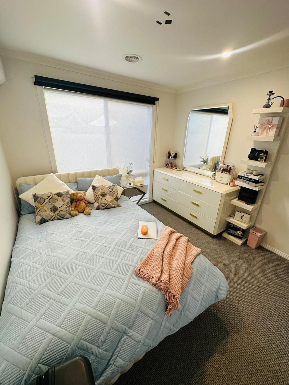 3 bedroom House in Hampton Park House in Melbourne