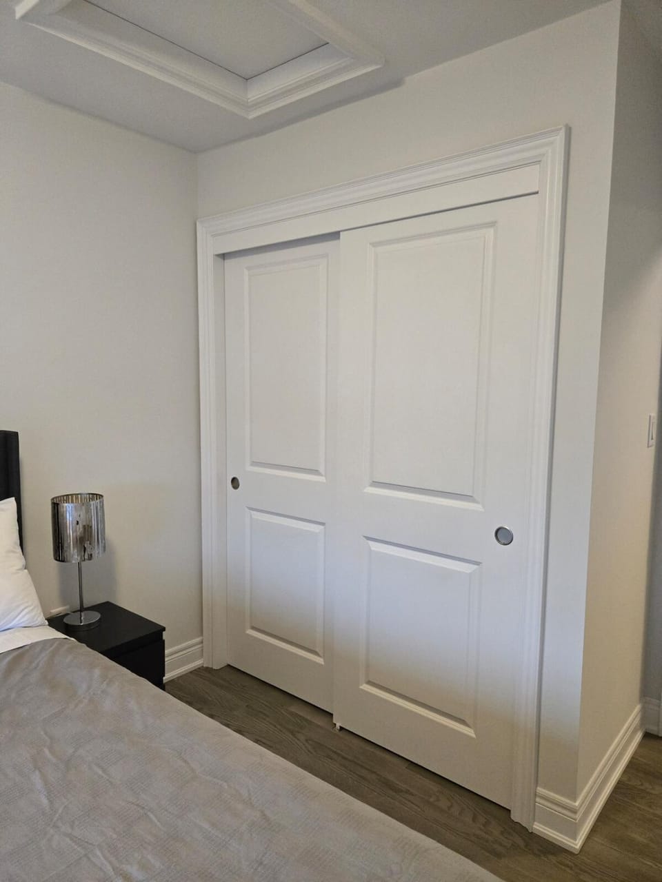 Modern 4 Bedroom Home -Oakville Apartment in Burlington