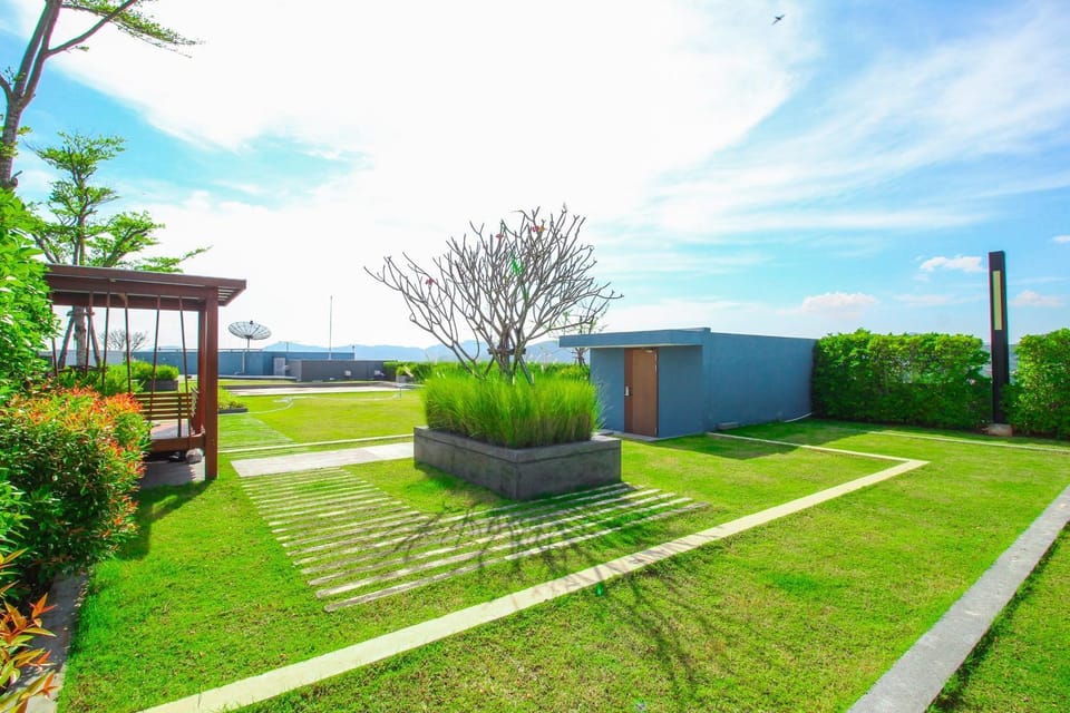 Property building, Day, Garden, Garden view