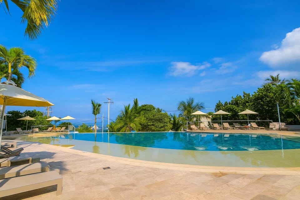 Day, Pool view, Swimming pool, sunbed