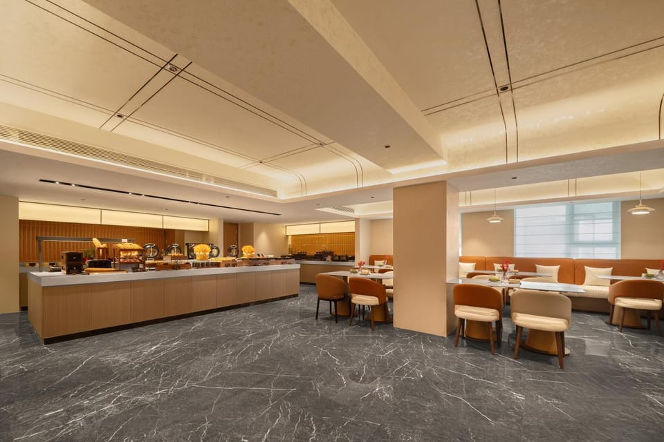 Restaurant/places to eat, Restaurant/places to eat