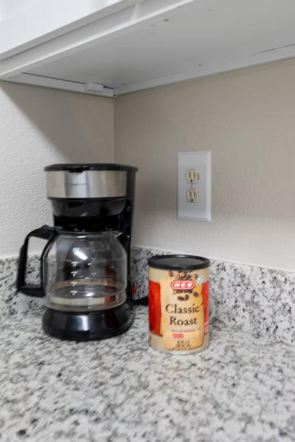 Coffee/tea facilities, Kitchen or kitchenette