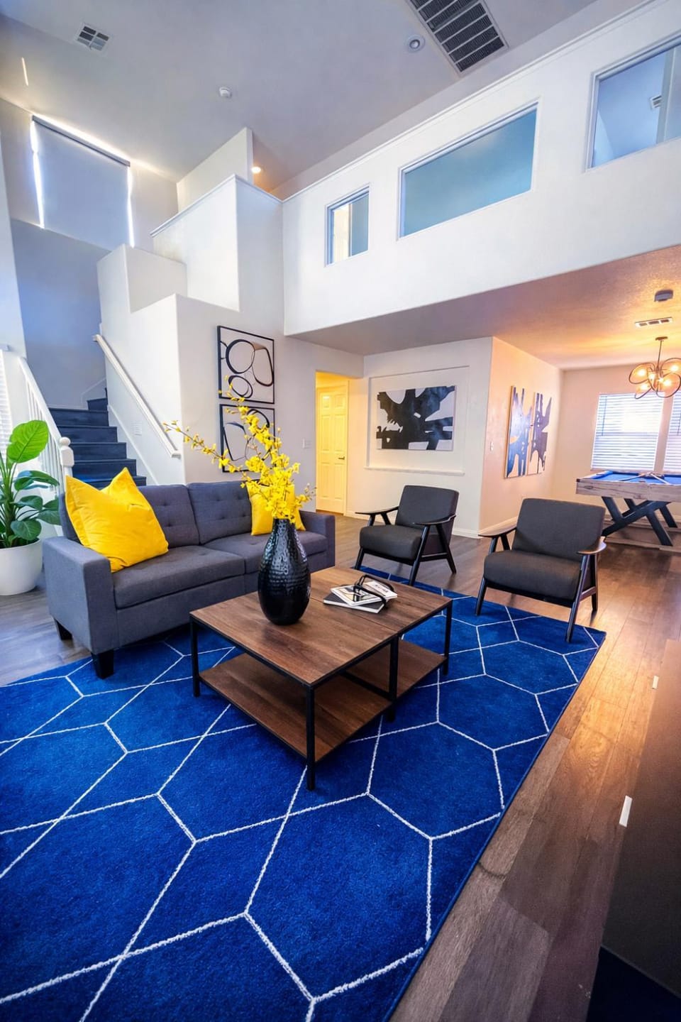 Living room, Seating area