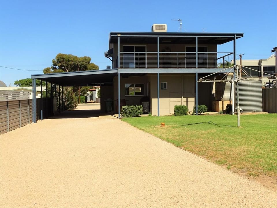 Serenity By The Sea House in Port Hughes
