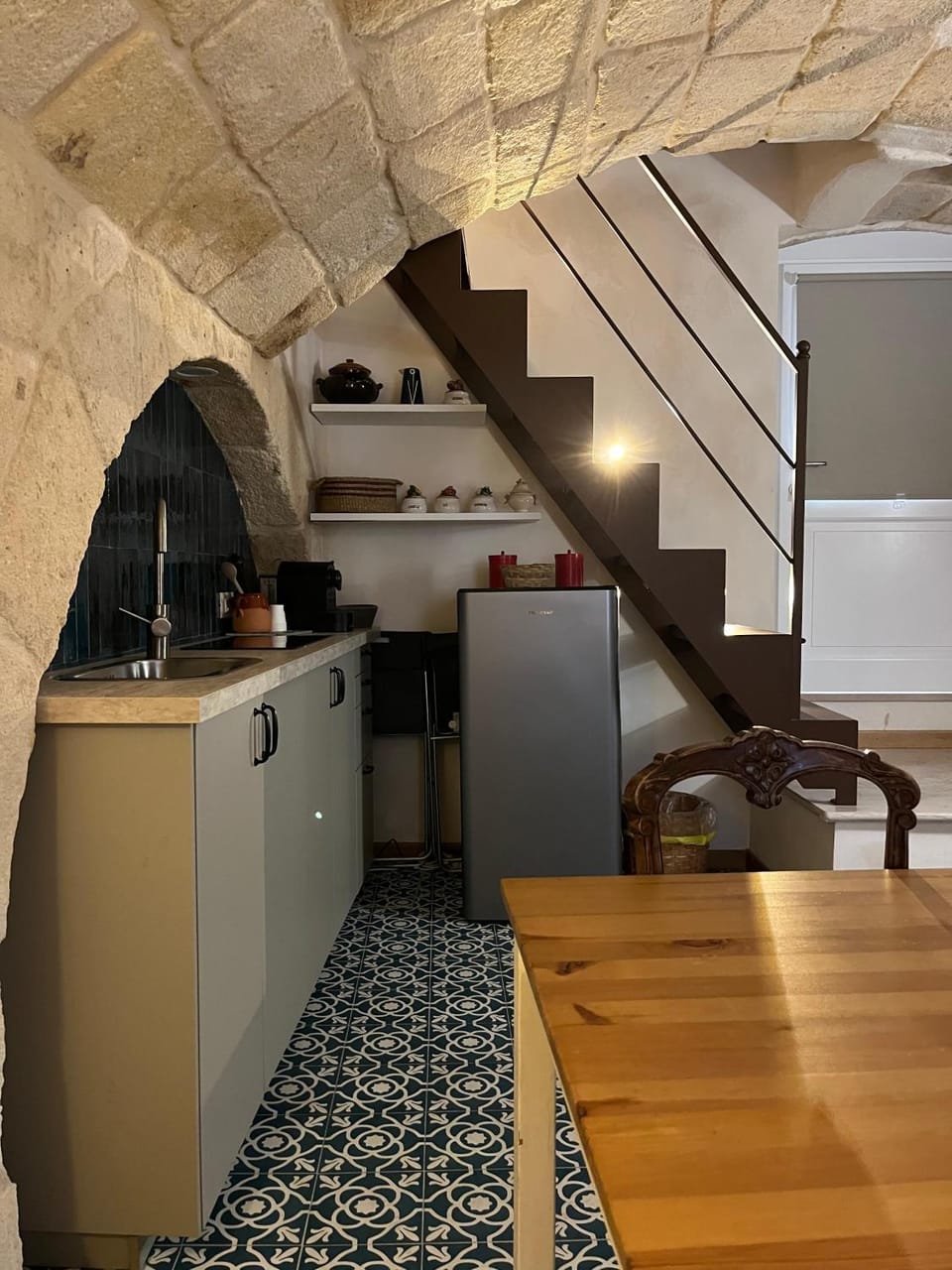 Living room, oven