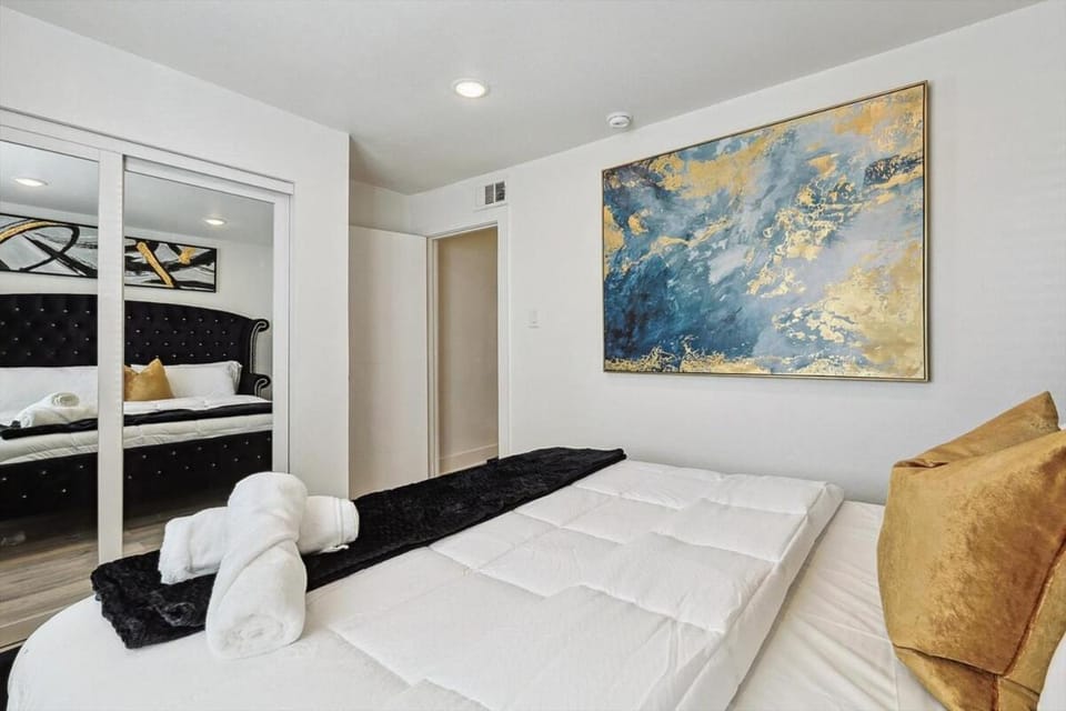 Bed, Bedroom