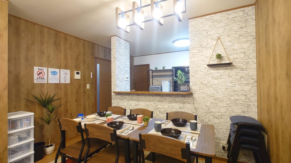 Living room, Food and drinks, Seating area, Dining area