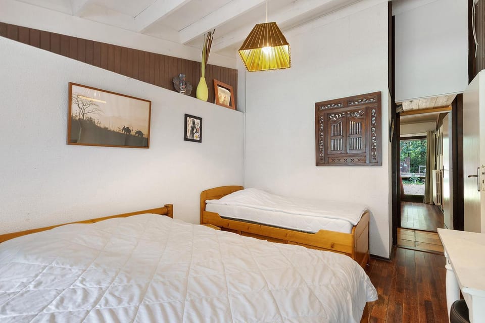 Property building, Living room, Bedroom