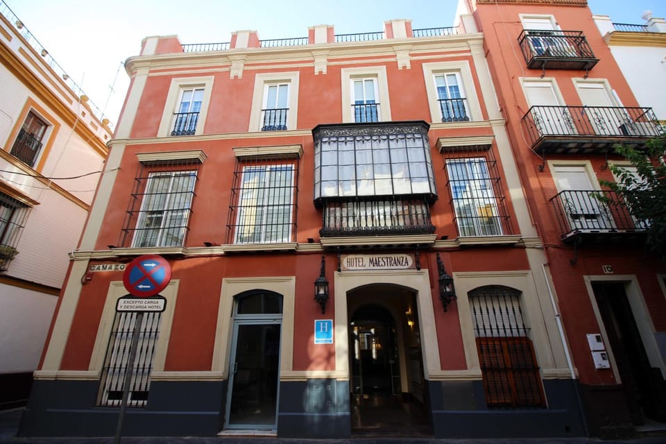 Property building, Facade/entrance