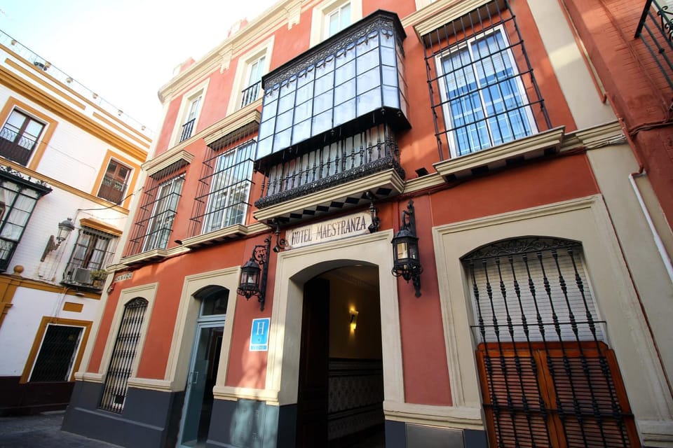 Property building, Facade/entrance