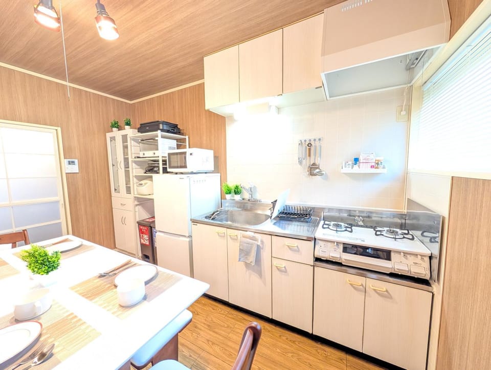 Kitchen or kitchenette, Dining area, dishwasher, stove