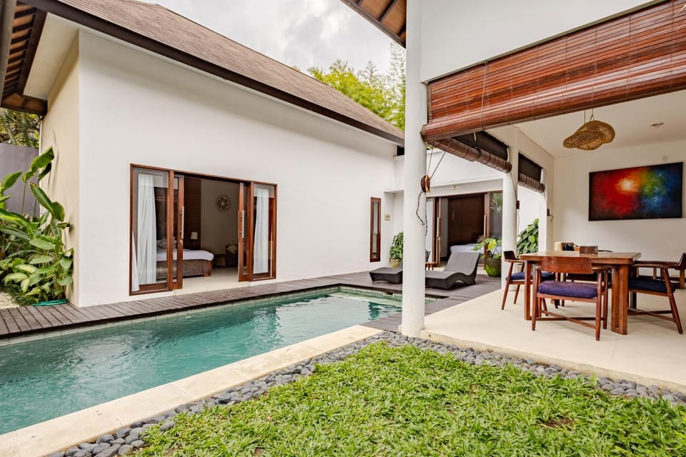 Property building, Garden, Dining area, Swimming pool