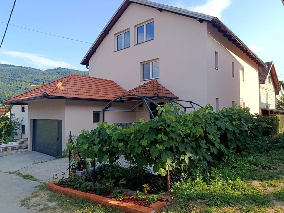 Kuća Šekovići -smeštaj Vacation rental in Federation of Bosnia and Herzegovina