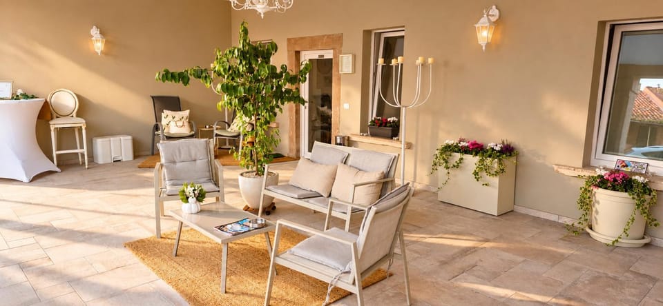 Balcony/Terrace, Garden view
