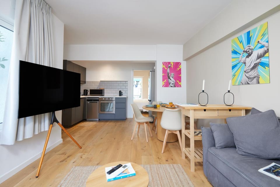 Living room, Dining area, kitchen