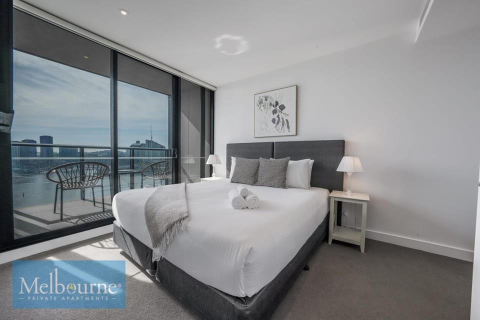 View (from property/room), Balcony/Terrace, Bedroom