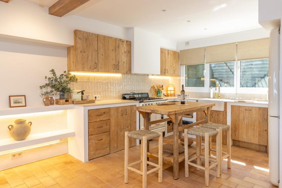 Kitchen or kitchenette, Living room