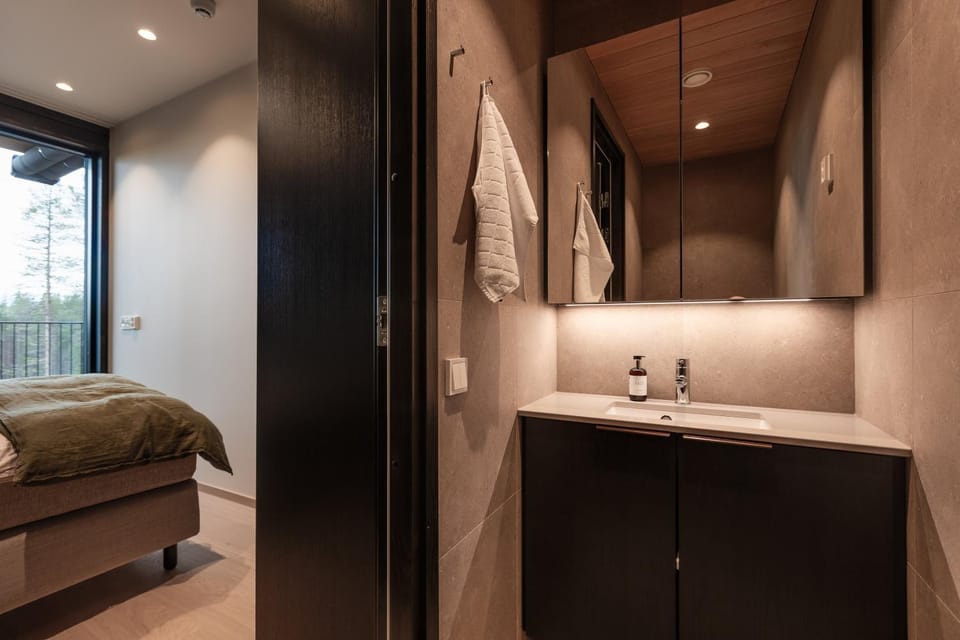 Bed, Bathroom