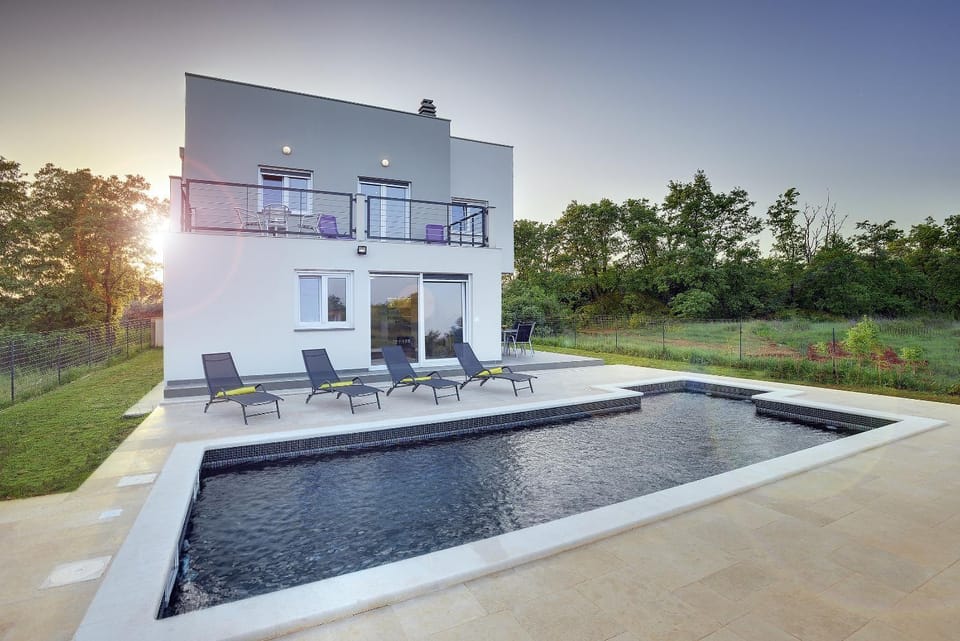 Balcony/Terrace, Garden view, Pool view, Swimming pool, Sports, Entertainment