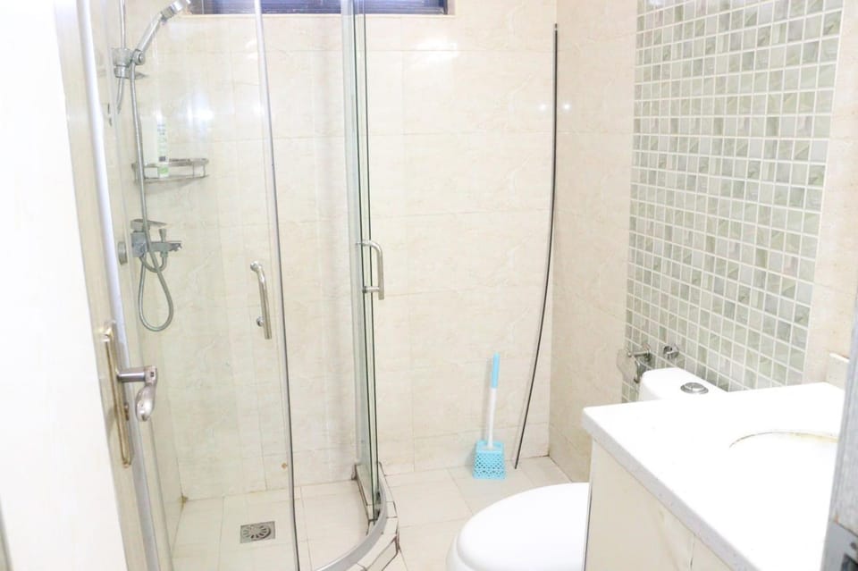 supreme living apartments with amazing city views,swimming pool, ample parking space and proximity to major shopping malls Apartment in Nairobi