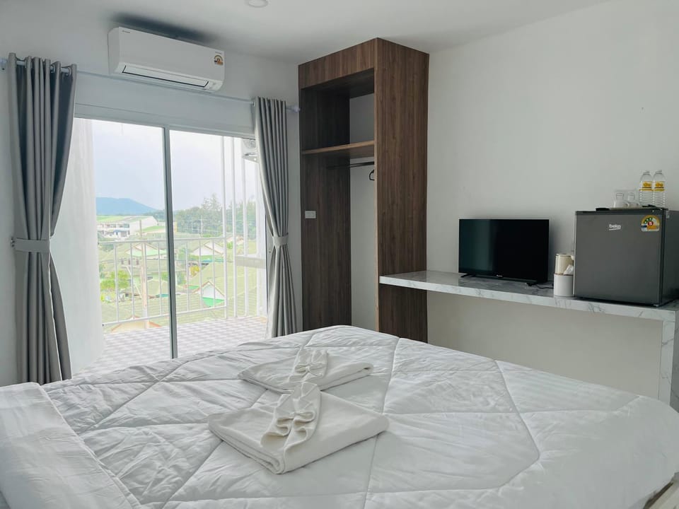 Dm สัตหีบ อู่ตะเภา สนามกีฬาราชนาวีสัตหีบ Hotel in Chon Buri Changwat
