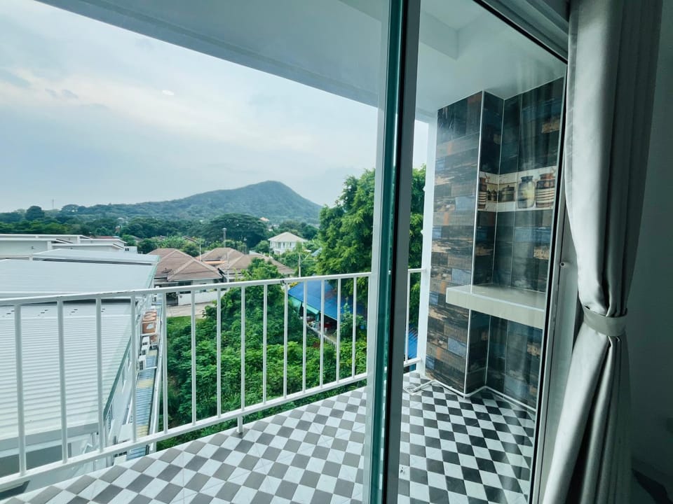 Dm สัตหีบ อู่ตะเภา สนามกีฬาราชนาวีสัตหีบ Hotel in Chon Buri Changwat