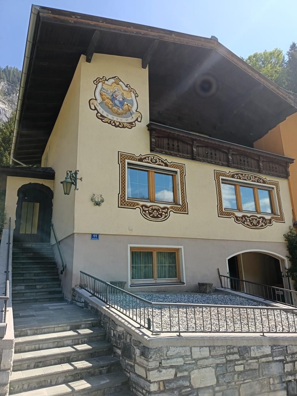 Property building, Facade/entrance