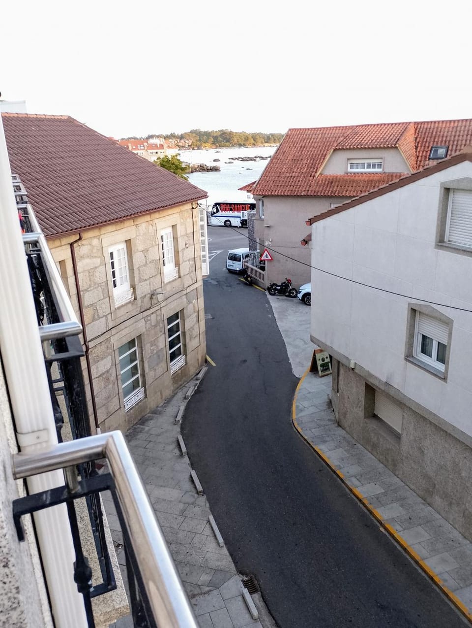 Neighbourhood, City view, Sea view, Sea view, Street view, Location