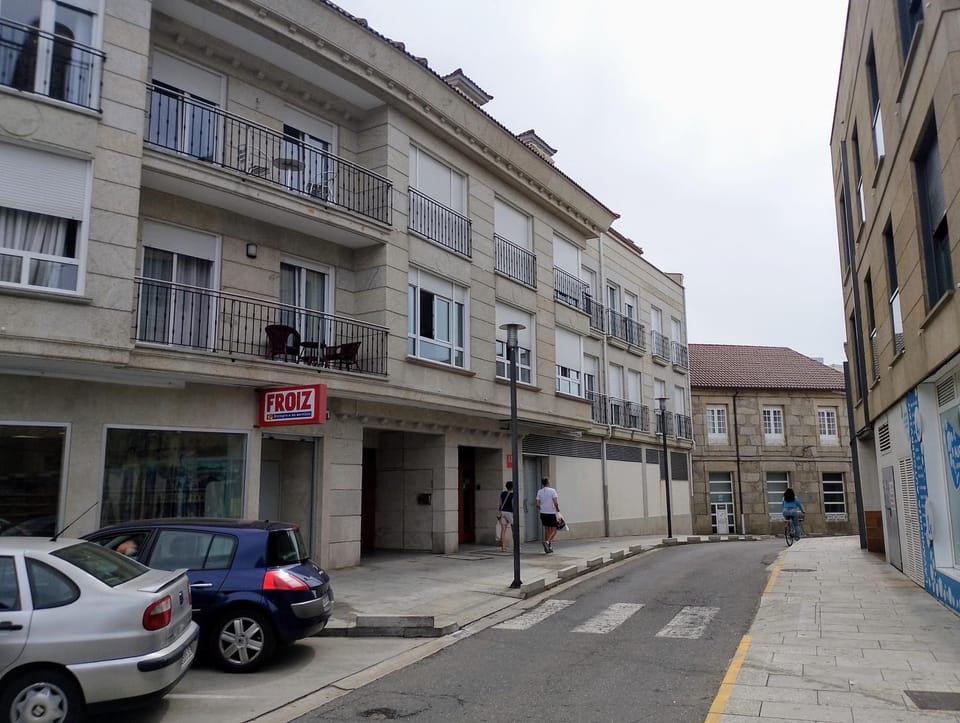 Property building, Off site, Neighbourhood, City view, Street view, Location